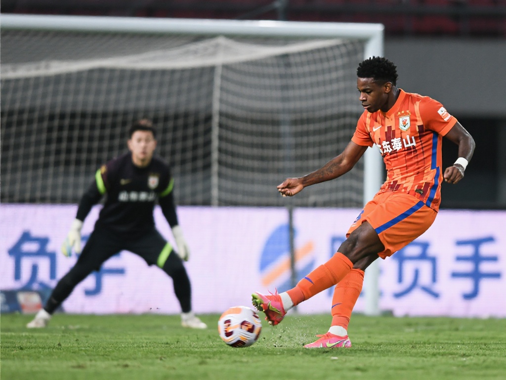 中超激战:吕焯毅破门,马莱莱失点,大连英博1-1青岛海牛战平 点球是足球比赛中最容易被视为“胜负手”的